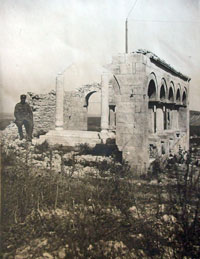 Early photo of the grave of Kusum Baba in Vlora