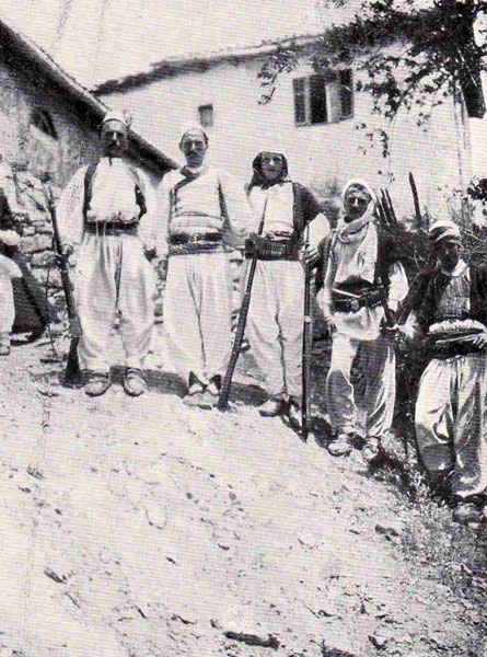 Tribesmen of Hoti (Photo: Ernst Jäckh, 1911)