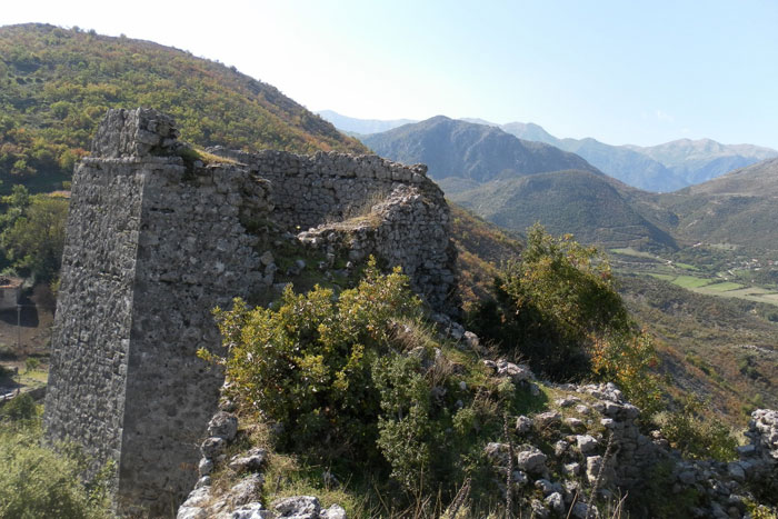 The ruins of Kardhiq (Photo: Robert Elsie, October 2012).