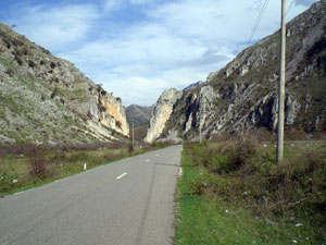 The gorge of Këlcyra (Photo: Robert Elsie, March 2008).