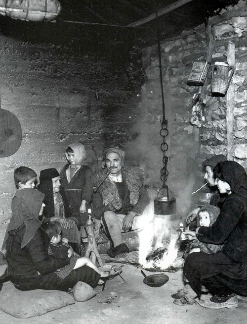 House interior in Dukagjini (Photo: Dedë Jakova 1937).