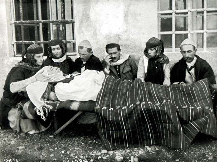 Shkodra mountain funeral (Photo: Shan Pici, ca. 1930).