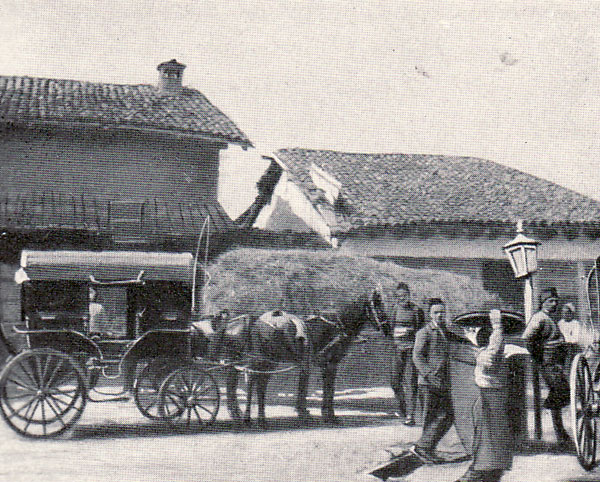Horse and carriage in Prishtina (Photo: Gabriel Louis-Jaray, 1912).