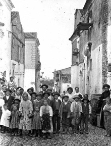 Children in an Italo-Albanian village (Photo: Max Lambertz 1913).