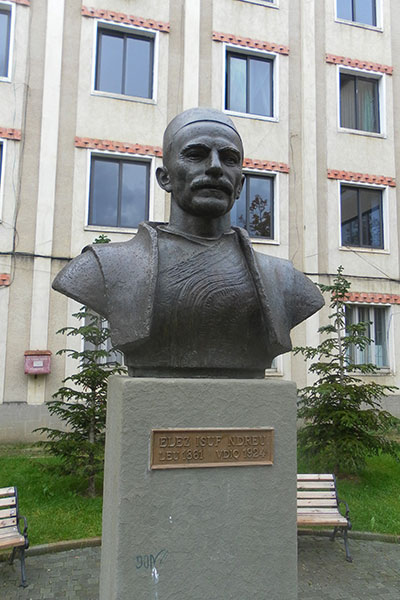 The bust of Dibran warrior Elez Isufi (1861-1924) in Peshkopia (Photo: Robert Elsie, October 2013).