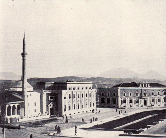 Government buildings in Tirana (Photo: Richard Busch-Zantner, 1939)