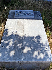 The rather shabby grave of Luigj Gurakuqi in Shkodra (Photo: Robert Elsie, July 2011).